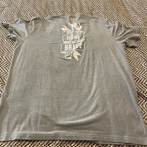 Mens XL Under Armour Tee Shirt